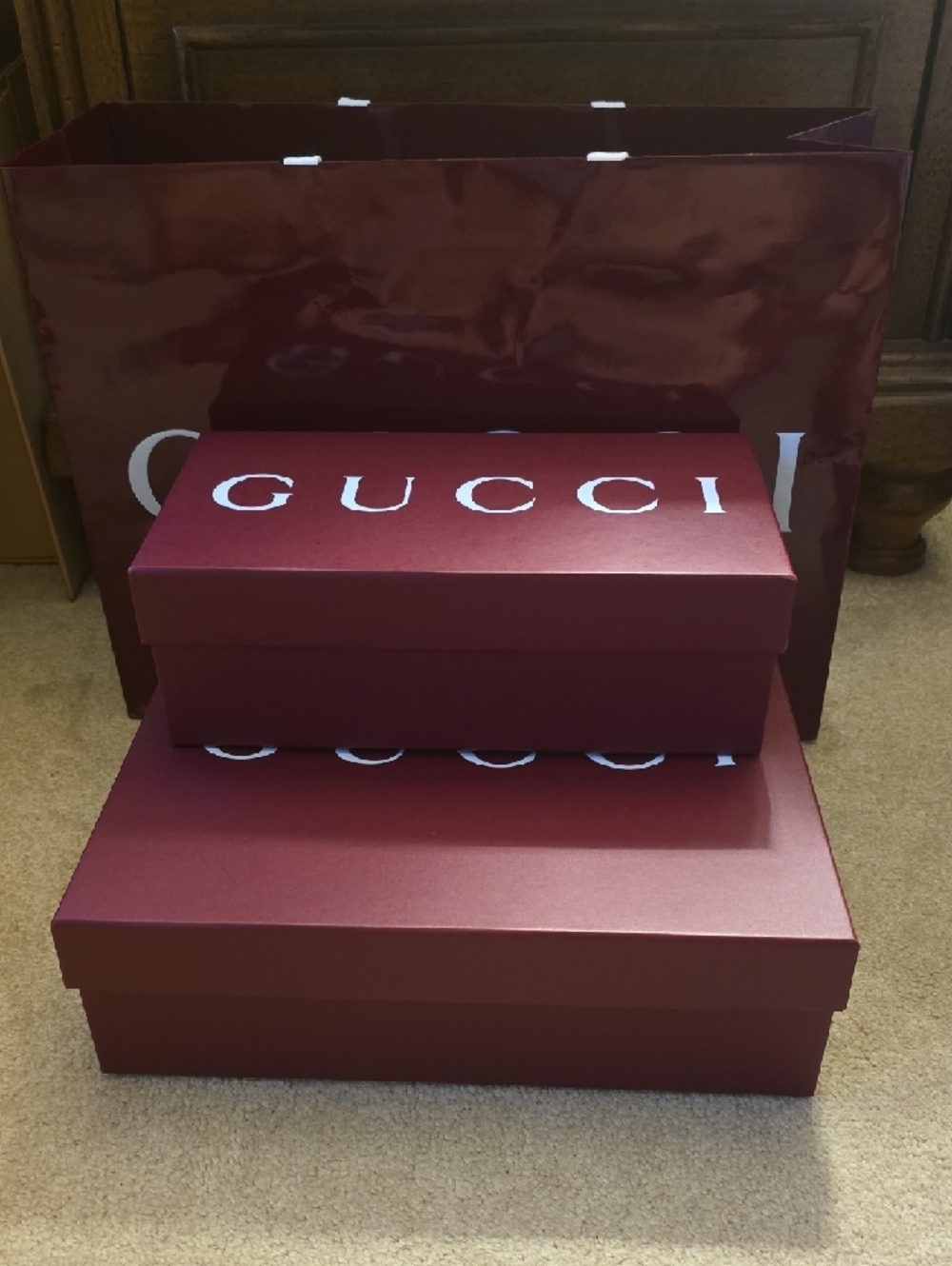 Gucci Wine Red Logo Gift Box and Bag - Picture 2 of 6